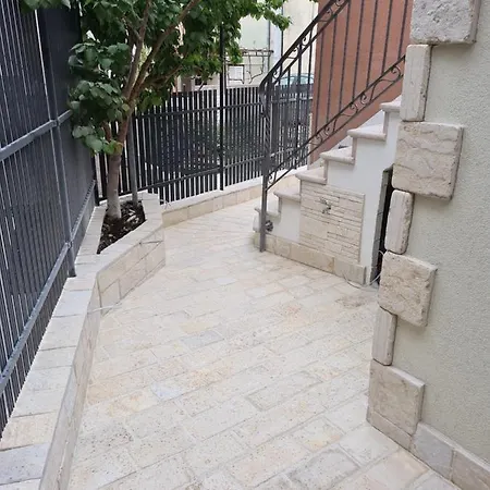 La Corte Di Kate-2 * Biograd Na Moru