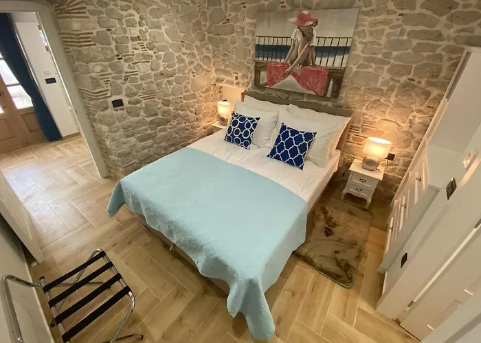 La Corte Di Kate-2 ביוגראד נה מורו