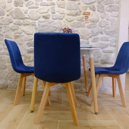 ヴィラ La Corte Di Kate-2 *