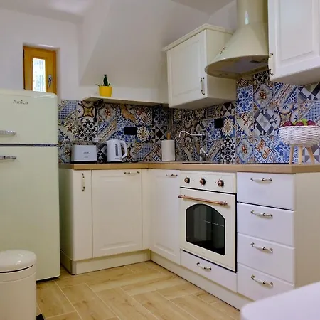 La Corte Di Kate-2 ビオグラード・ナ・モル